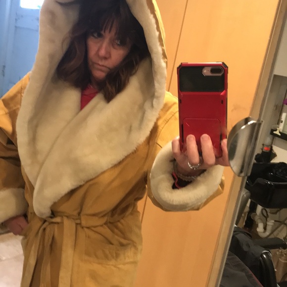 Cayenne suede sheepskin coat fur collar and cuffs - Picture 12 of 16